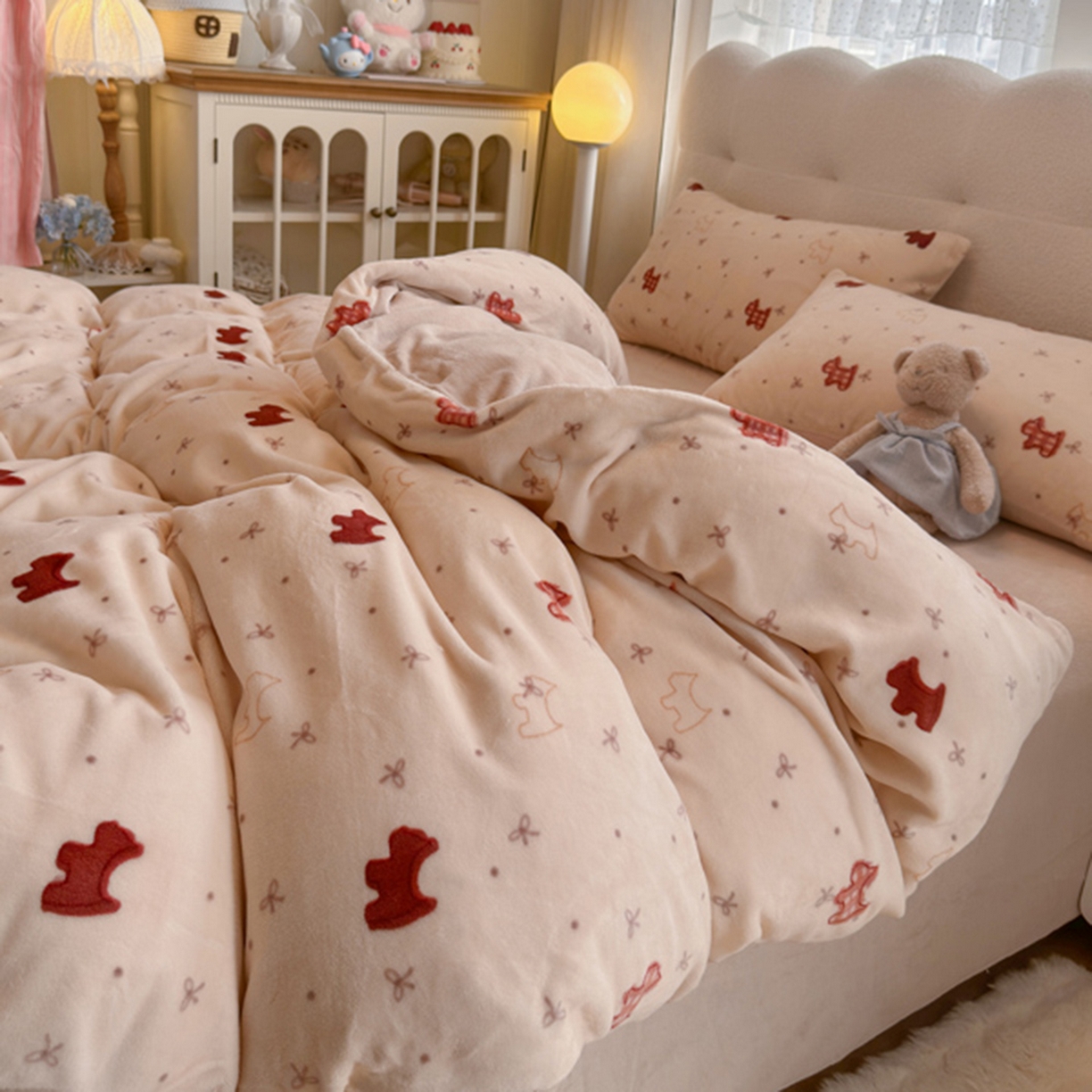 91家纺网 家纺一手货源 找家纺 欧妮家纺 2025新款A类牛奶绒印花单被套-单件被套 奶油小狗