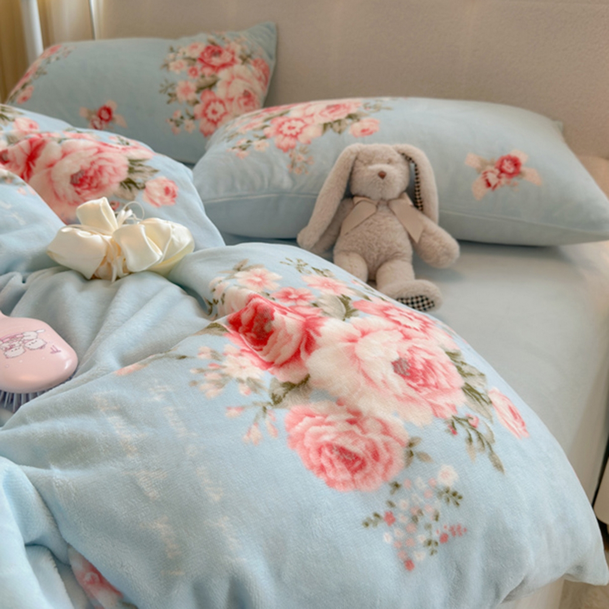 91家纺网 家纺一手货源 找家纺 欧妮家纺 2025新款A类牛奶绒印花单被套-单件被套 爱丽丝