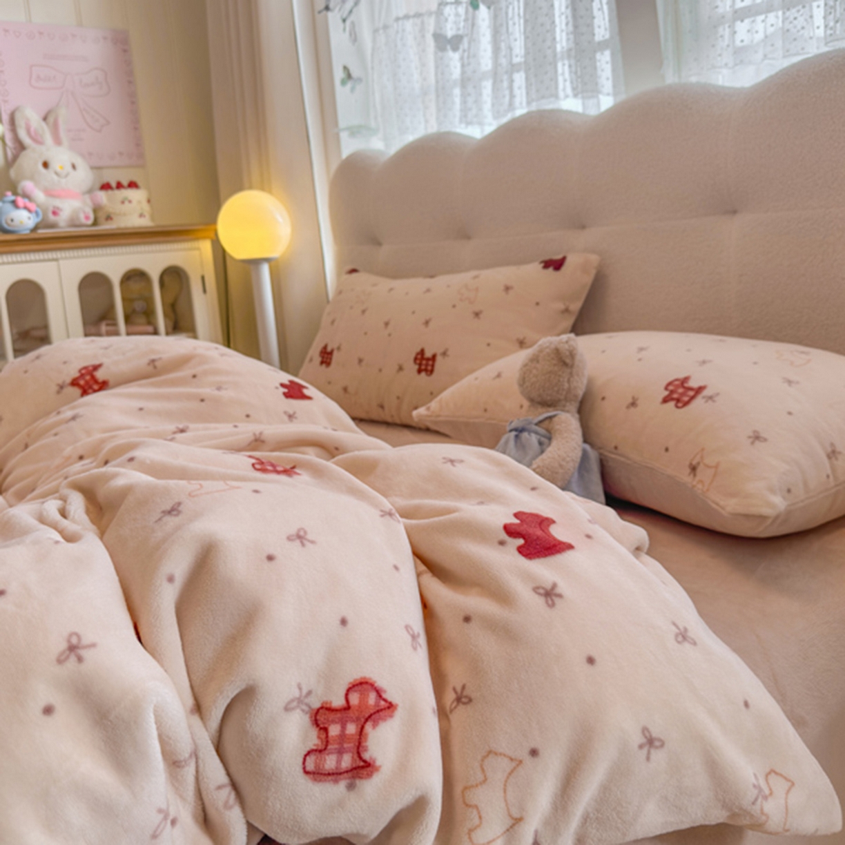 91家纺网 家纺一手货源 找家纺 欧妮家纺 2025新款A类牛奶绒印花单被套-单件被套 奶油小狗