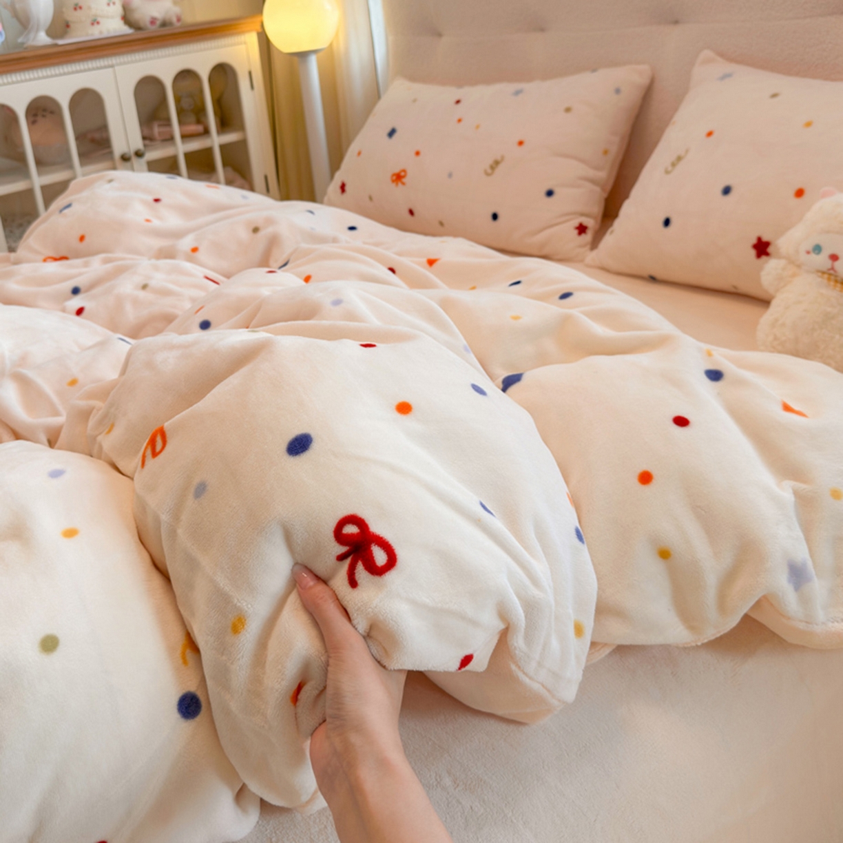 91家纺网 家纺一手货源 找家纺 欧妮家纺 2025新款A类牛奶绒印花单被套-单件被套 五彩斑斓