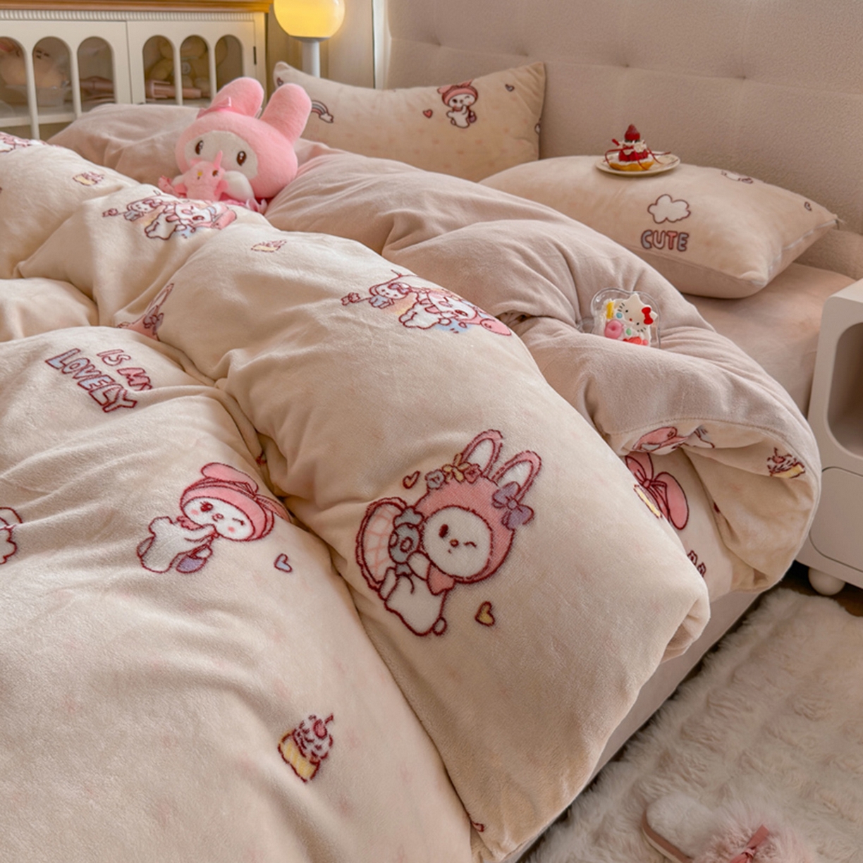 91家纺网 家纺一手货源 找家纺 欧妮家纺 2025新款A类牛奶绒印花单被套-单件被套 美乐兔