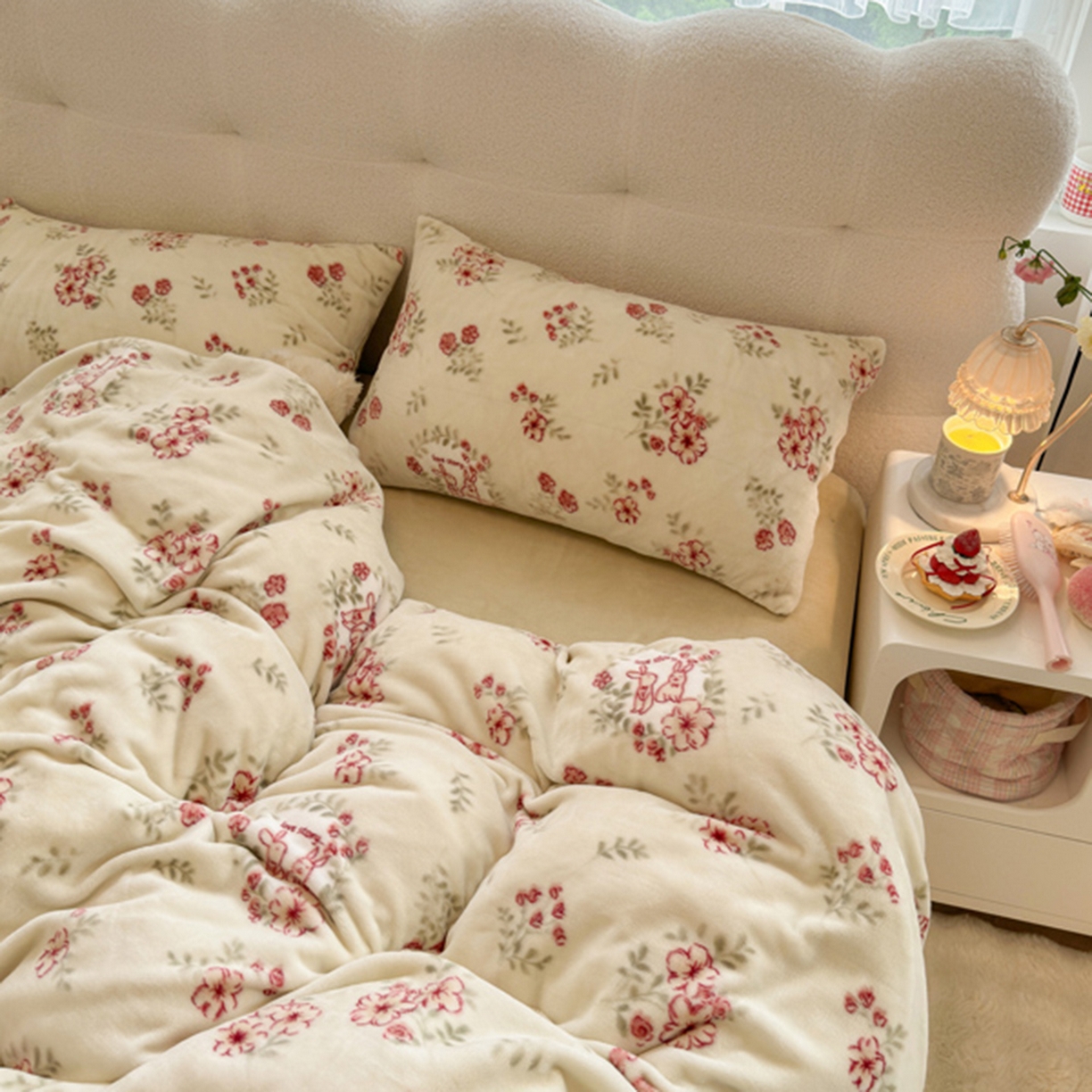 91家纺网 家纺一手货源 找家纺 欧妮家纺 2025新款A类牛奶绒印花单被套-单件被套 两小无猜