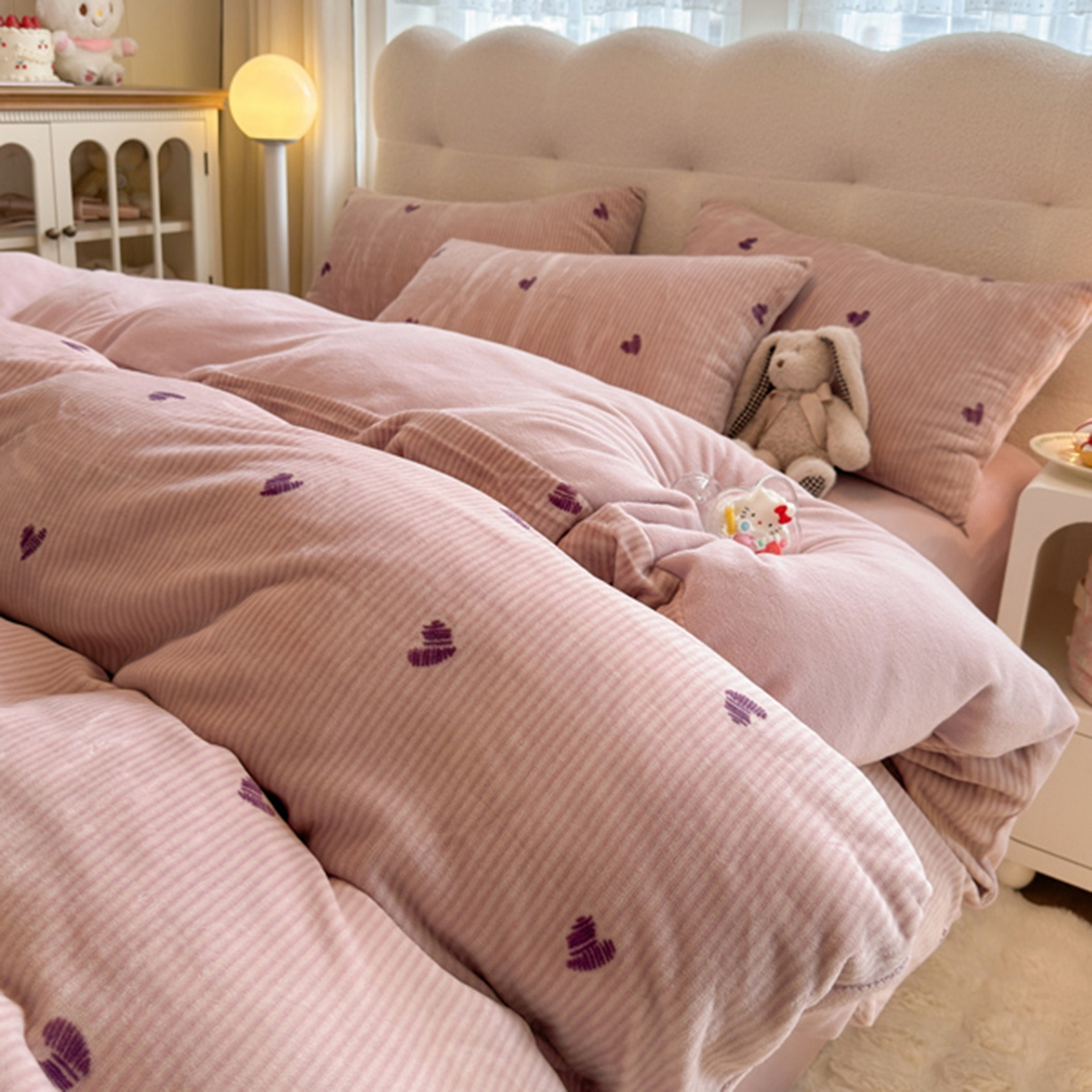 91家纺网 家纺一手货源 找家纺 欧妮家纺 2025新款A类牛奶绒印花单被套-单件被套 条纹爱心