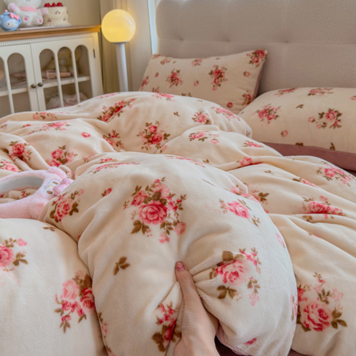 91家纺网 家纺一手货源 找家纺 欧妮家纺 2025新款A类牛奶绒印花单被套-单件被套 花仙子