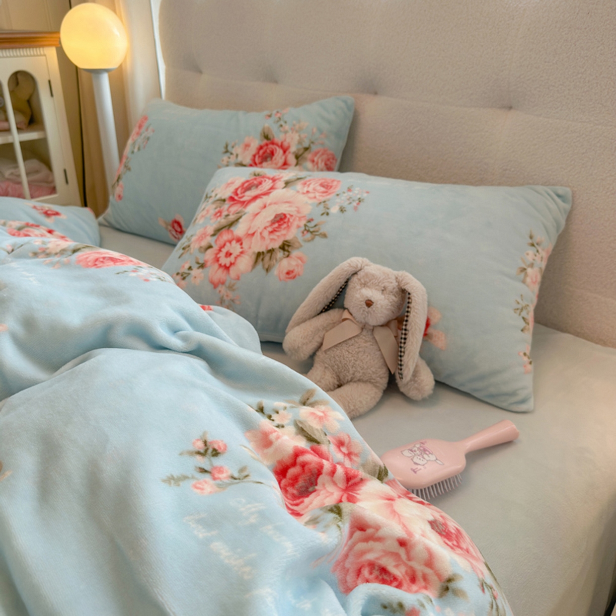 91家纺网 家纺一手货源 找家纺 欧妮家纺 2025新款A类牛奶绒印花单被套-单件被套 爱丽丝