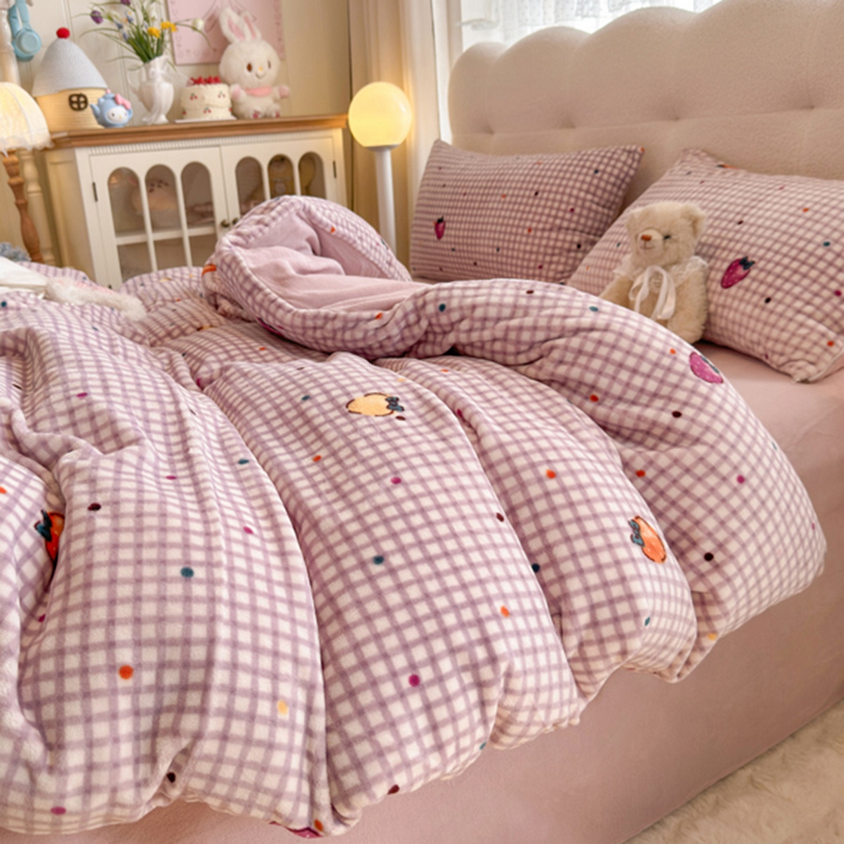 91家纺网 家纺一手货源 找家纺 欧妮家纺 2025新款A类牛奶绒印花单被套-单件被套 彩色草莓