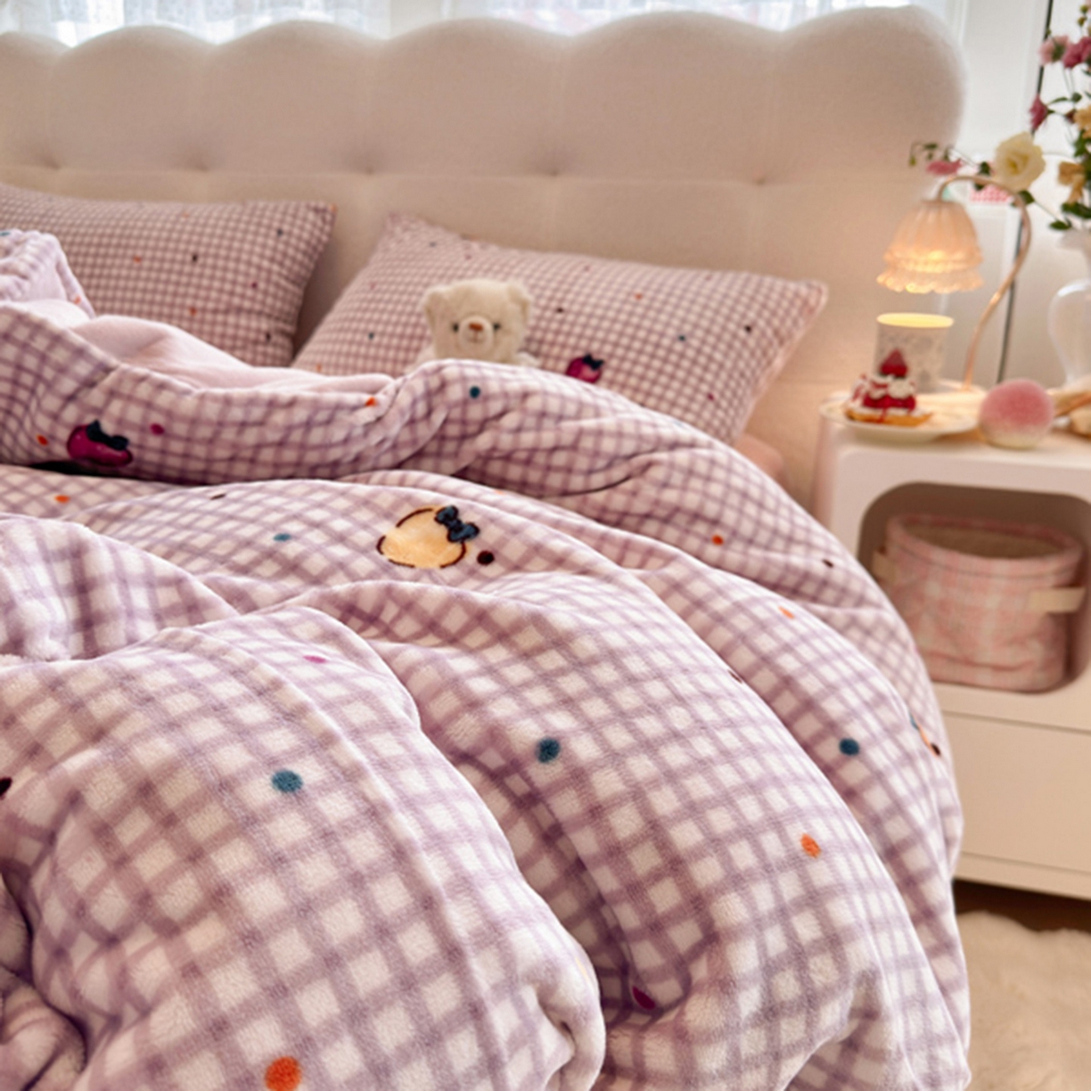 91家纺网 家纺一手货源 找家纺 欧妮家纺 2025新款A类牛奶绒印花单被套-单件被套 彩色草莓