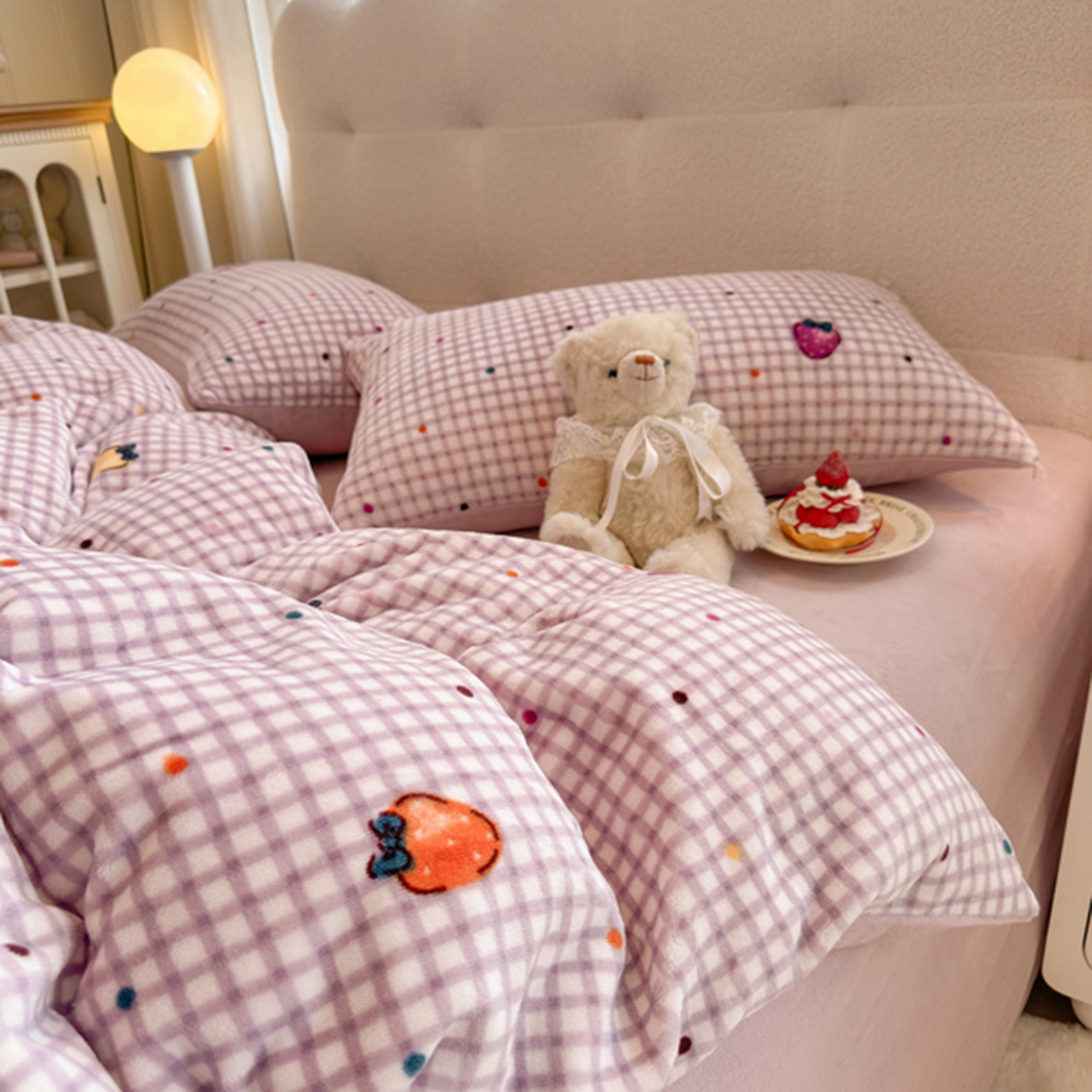 91家纺网 家纺一手货源 找家纺 欧妮家纺 2025新款A类牛奶绒印花单被套-单件被套 彩色草莓