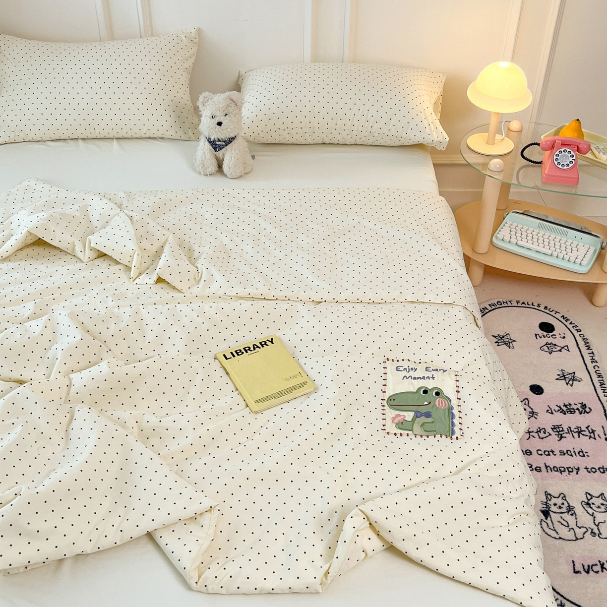 91家纺网 家纺一手货源 找家纺 一加一 2026春夏新款云小棉贴布绣花大豆夏凉被空调被夏被四件套 奶油小鳄鱼