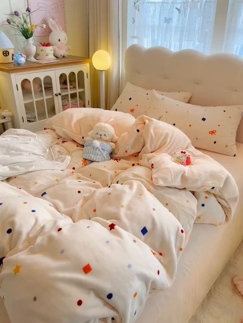 91家纺网 家纺一手货源 找家纺 欧妮家纺 2025新款A类牛奶绒印花单被套-单件被套 五彩斑斓