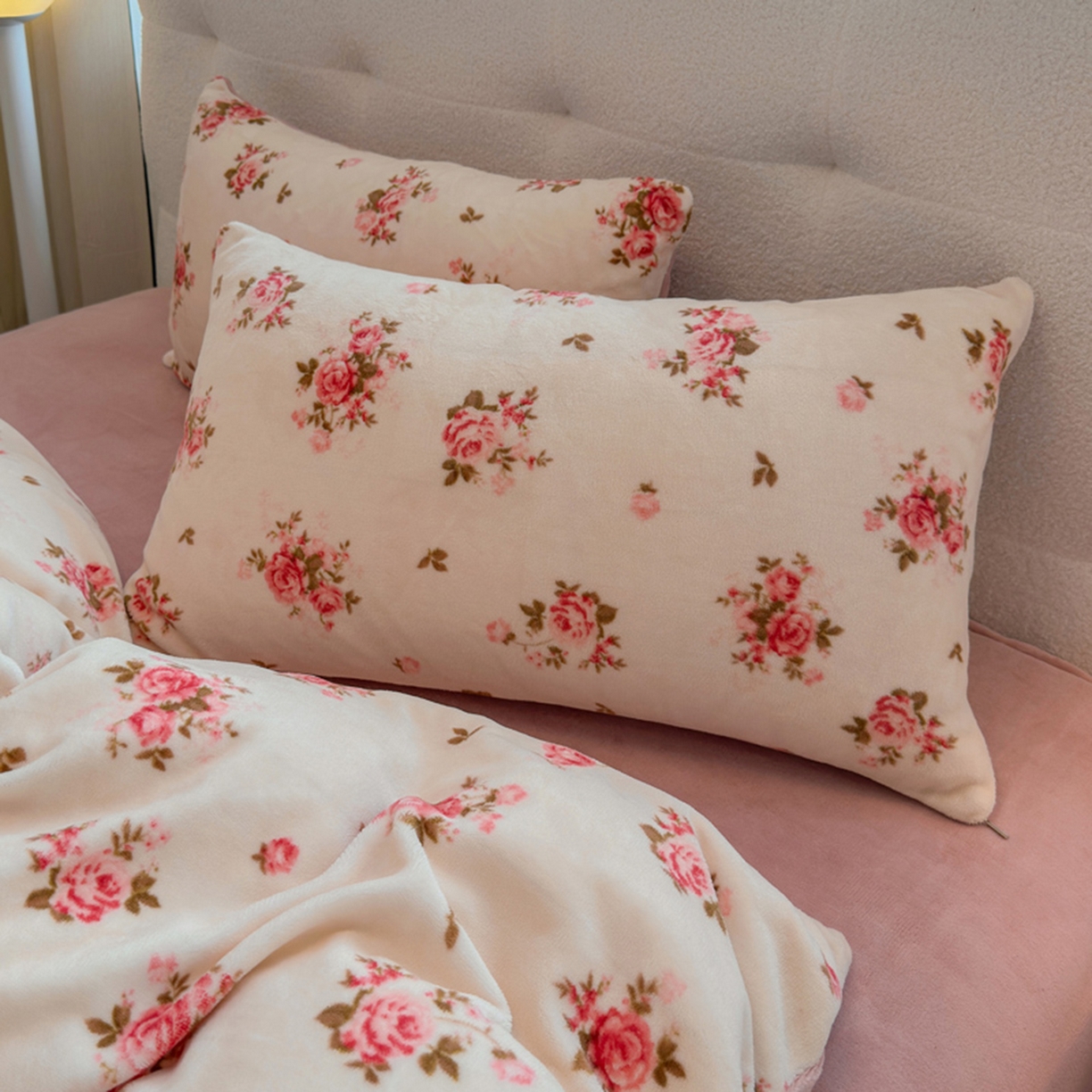 91家纺网 家纺一手货源 找家纺 欧妮家纺 2025新款A类牛奶绒印花单被套-单件被套 花仙子