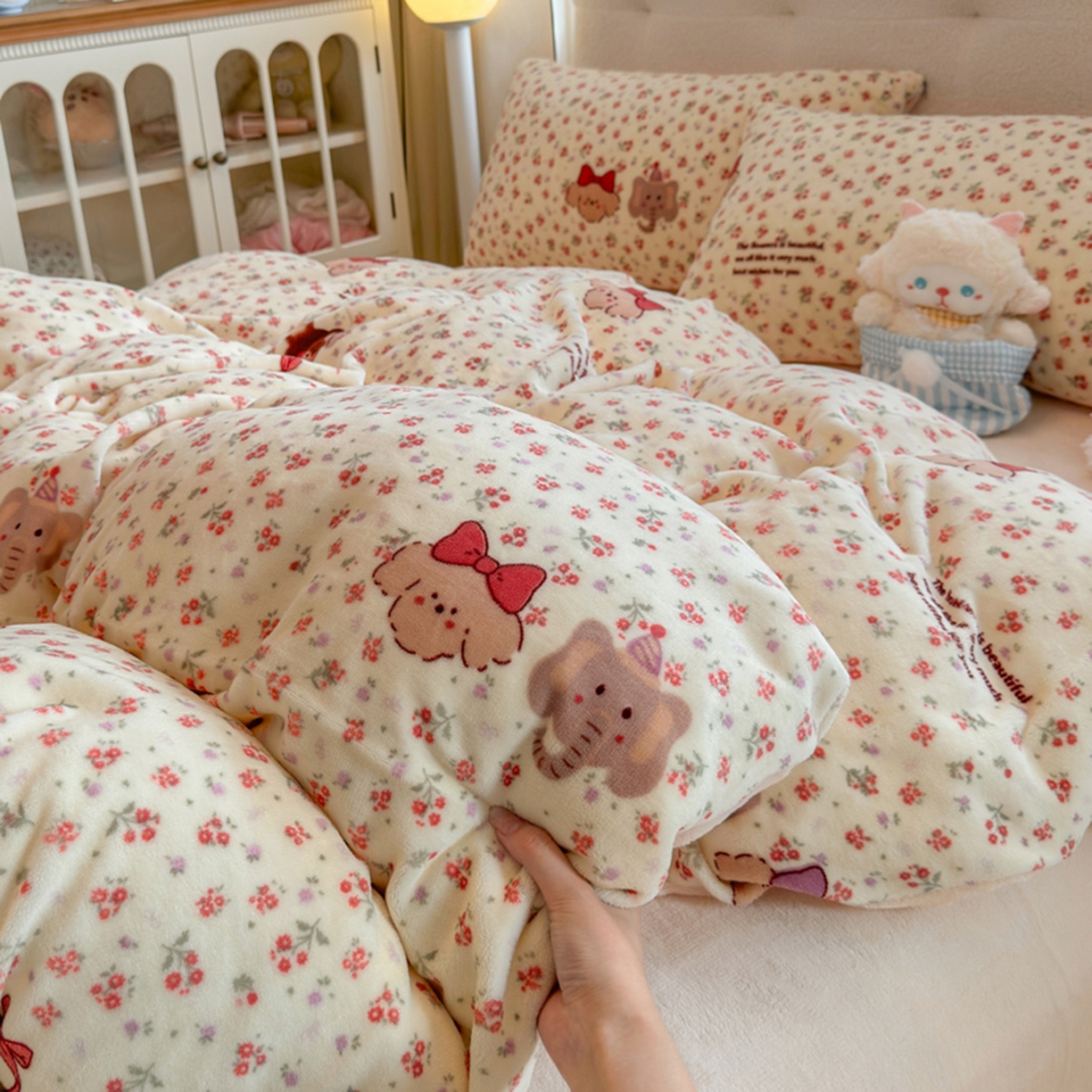 91家纺网 家纺一手货源 找家纺 欧妮家纺 2025新款A类牛奶绒印花单被套-单件被套 动物乐园