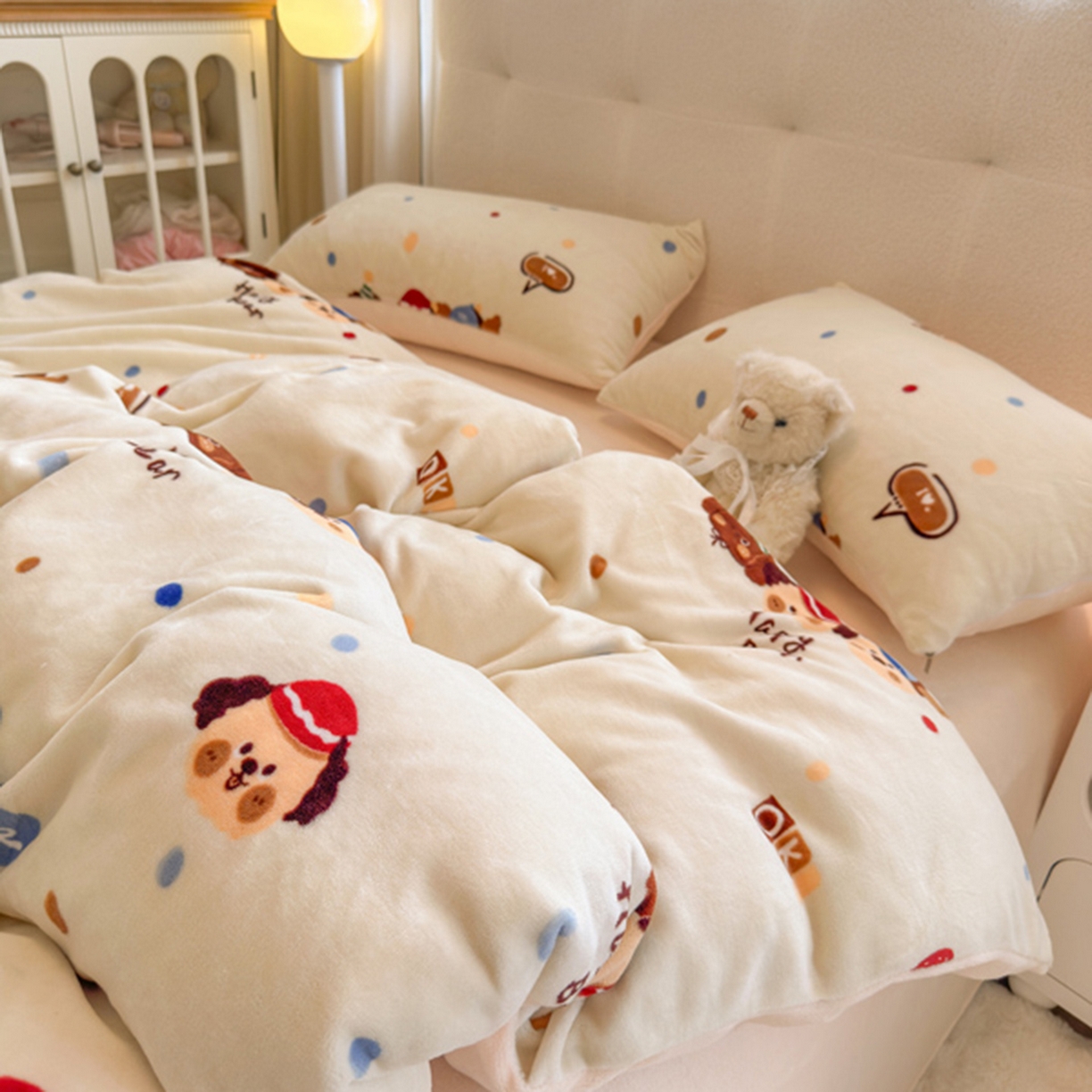 91家纺网 家纺一手货源 找家纺 欧妮家纺 2025新款A类牛奶绒印花四件套 汪汪狗