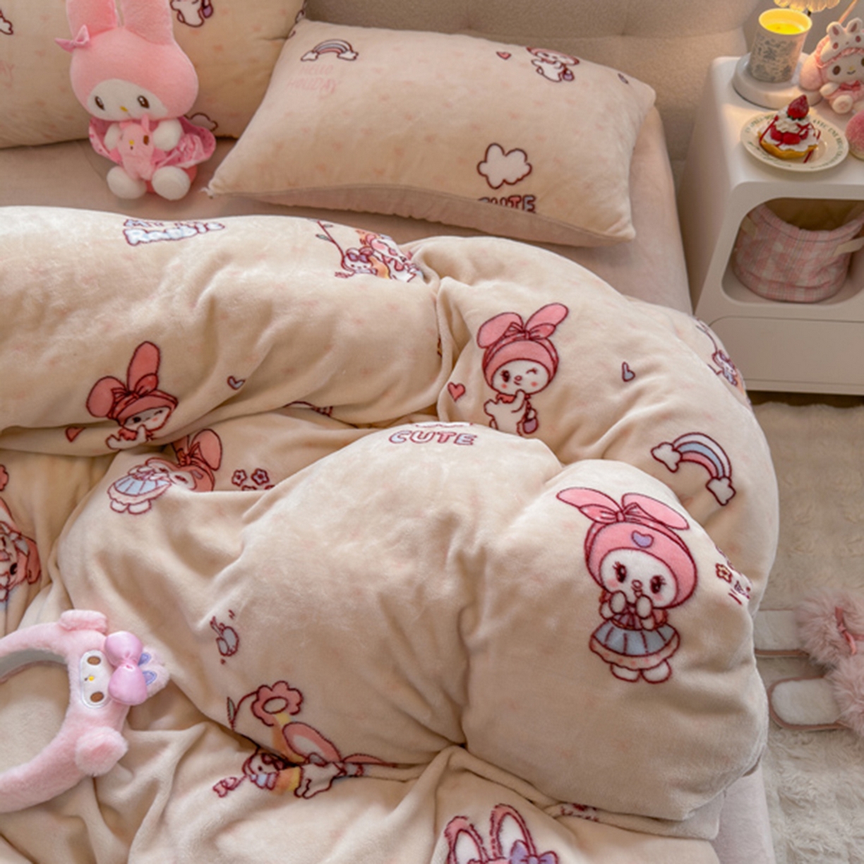 91家纺网 家纺一手货源 找家纺 欧妮家纺 2025新款A类牛奶绒印花四件套 美乐兔