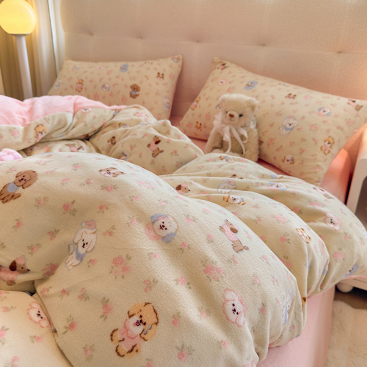 91家纺网 家纺一手货源 找家纺 欧妮家纺 2025新款A类牛奶绒印花四件套 迷你小狗