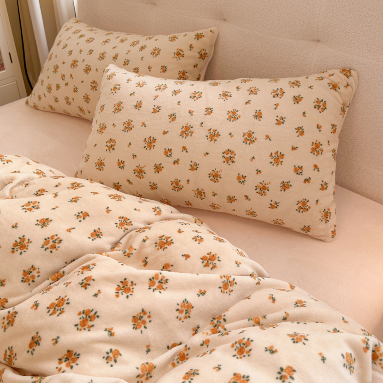 91家纺网 家纺一手货源 找家纺 欧妮家纺 2025新款A类牛奶绒印花四件套 田园小花