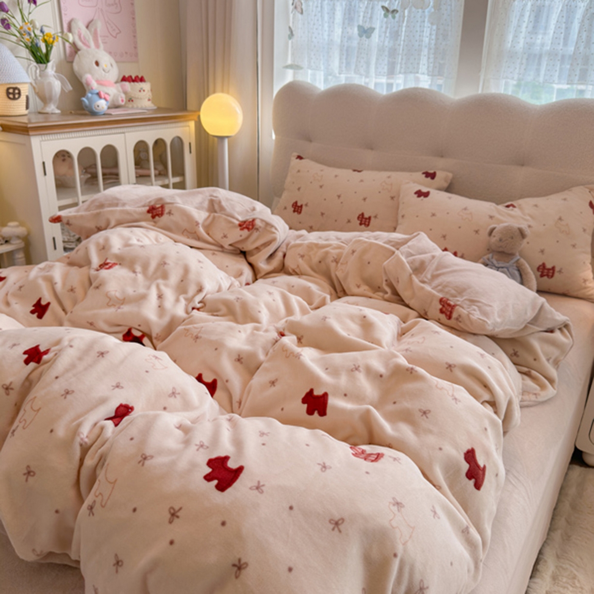 91家纺网 家纺一手货源 找家纺 欧妮家纺 2025新款A类牛奶绒印花四件套 奶油小狗