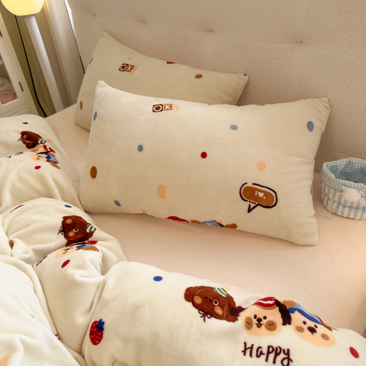 91家纺网 家纺一手货源 找家纺 欧妮家纺 2025新款A类牛奶绒印花四件套 汪汪狗