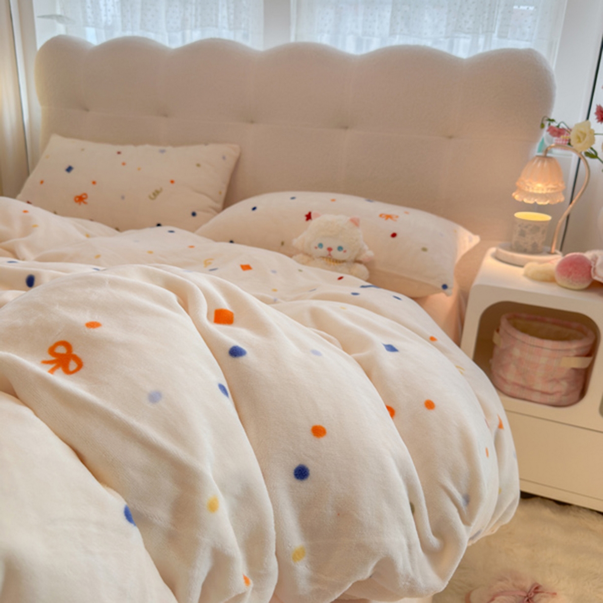 91家纺网 家纺一手货源 找家纺 欧妮家纺 2025新款A类牛奶绒印花四件套 五彩斑斓