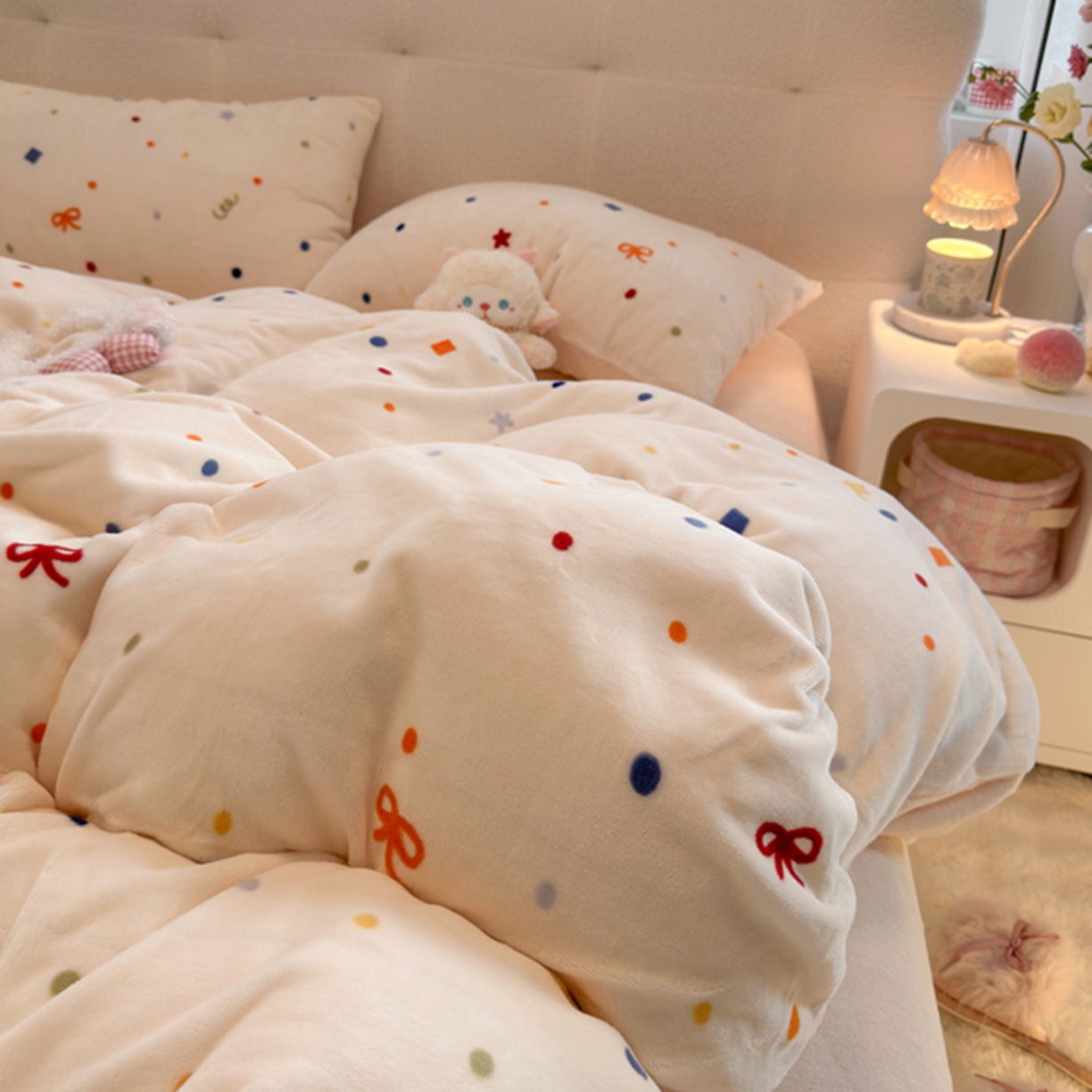 91家纺网 家纺一手货源 找家纺 欧妮家纺 2025新款A类牛奶绒印花四件套 五彩斑斓