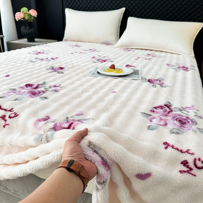 欧妮家纺 2025新款亲肤舒适泡泡绒毛毯 玫瑰情缘