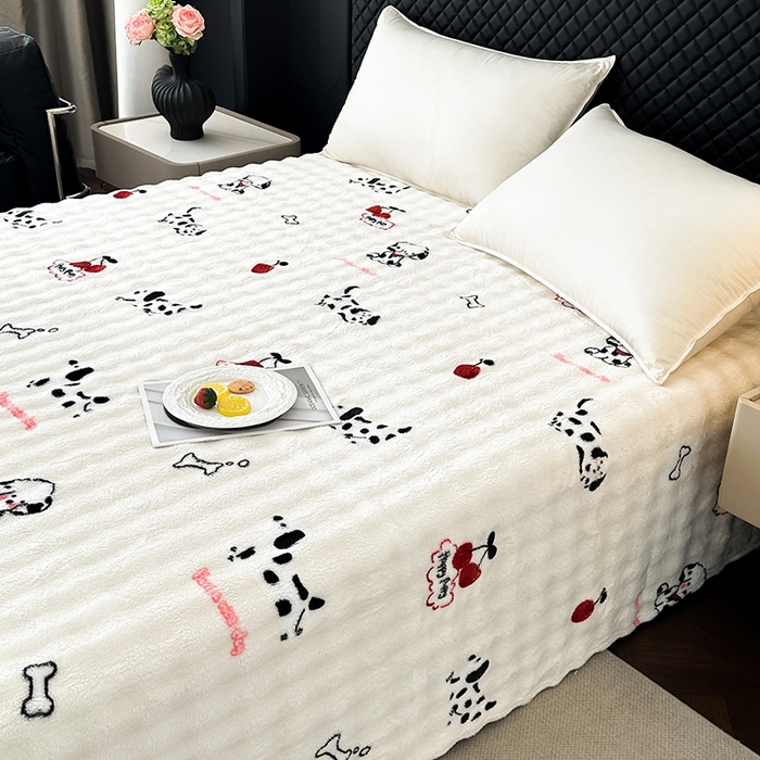 91家纺网 家纺一手货源 找家纺 欧妮家纺 2025新款亲肤舒适泡泡绒毛毯 波点萌狗