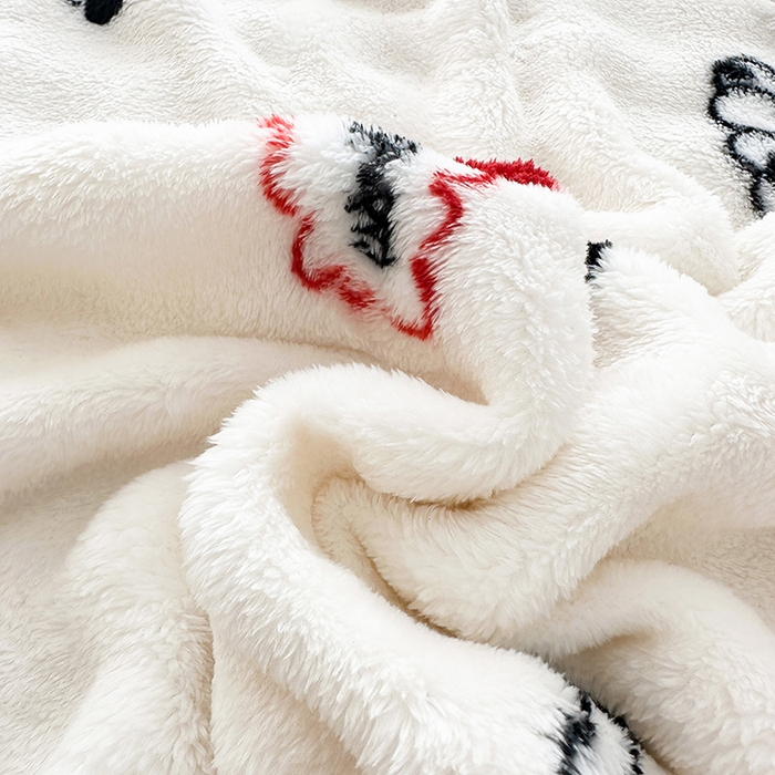 91家纺网 家纺一手货源 找家纺 欧妮家纺 2025新款亲肤舒适泡泡绒毛毯 波点萌狗