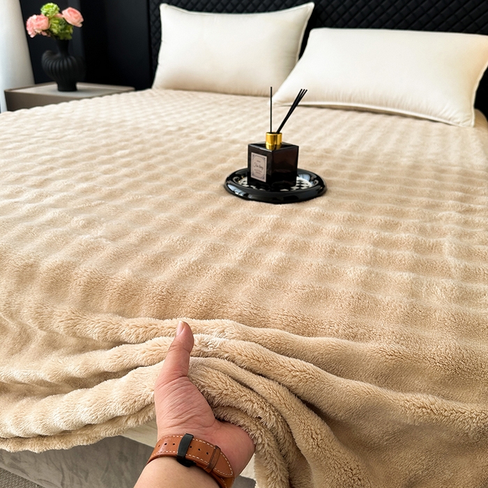 91家纺网 家纺一手货源 找家纺 欧妮家纺 2025新款亲肤舒适泡泡绒毛毯 香槟色