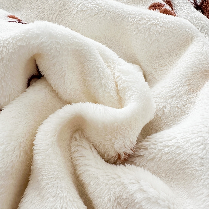 91家纺网 家纺一手货源 找家纺 欧妮家纺 2025新款亲肤舒适泡泡绒毛毯 樱桃熊