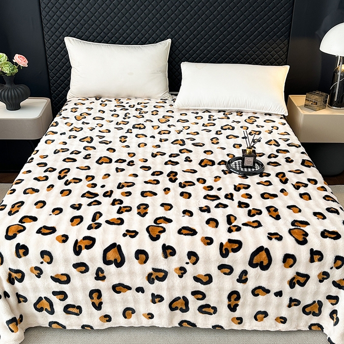 91家纺网 家纺一手货源 找家纺 欧妮家纺 2025新款亲肤舒适泡泡绒毛毯 豹纹