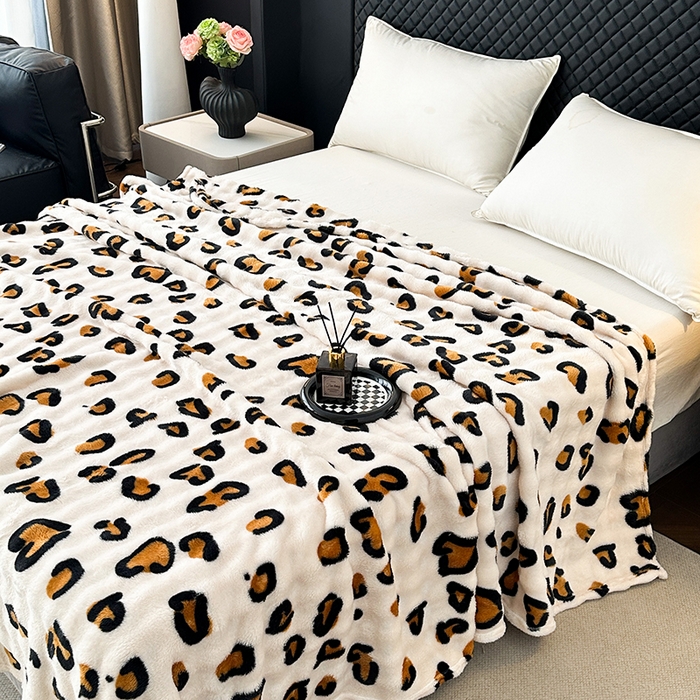 91家纺网 家纺一手货源 找家纺 欧妮家纺 2025新款亲肤舒适泡泡绒毛毯 豹纹