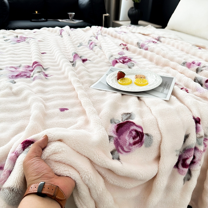 91家纺网 家纺一手货源 找家纺 欧妮家纺 2025新款亲肤舒适泡泡绒毛毯 玫瑰情缘