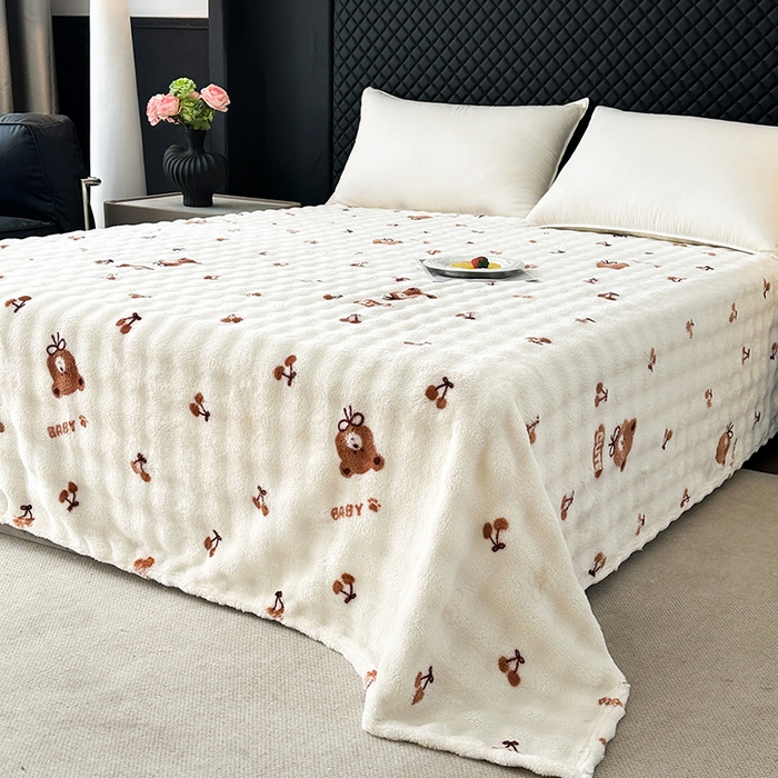 91家纺网 家纺一手货源 找家纺 欧妮家纺 2025新款亲肤舒适泡泡绒毛毯 樱桃熊