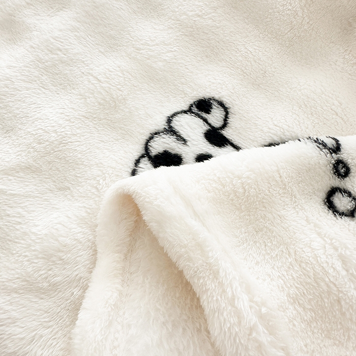 91家纺网 家纺一手货源 找家纺 欧妮家纺 2025新款亲肤舒适泡泡绒毛毯 波点萌狗