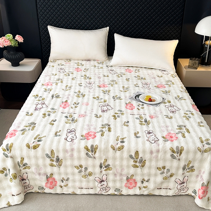 91家纺网 家纺一手货源 找家纺 欧妮家纺 2025新款亲肤舒适泡泡绒毛毯 青青小兔