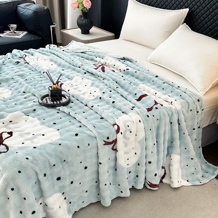 91家纺网 家纺一手货源 找家纺 欧妮家纺 2025新款亲肤舒适泡泡绒毛毯 蓝底爱心结