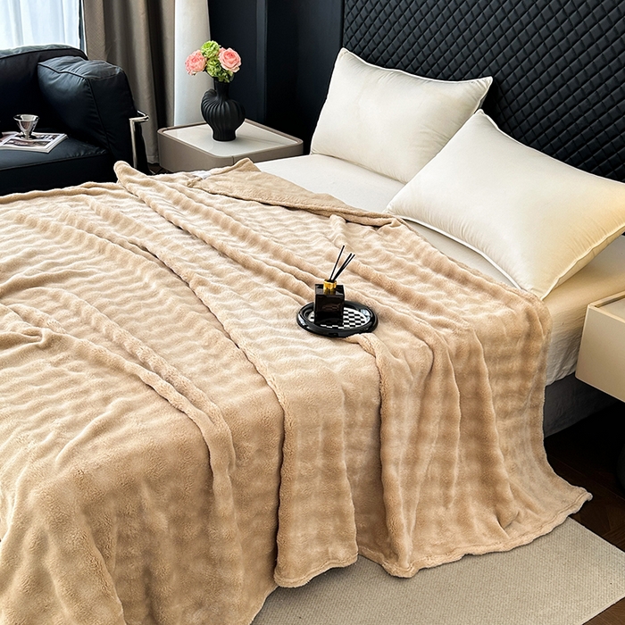 91家纺网 家纺一手货源 找家纺 欧妮家纺 2025新款亲肤舒适泡泡绒毛毯 香槟色