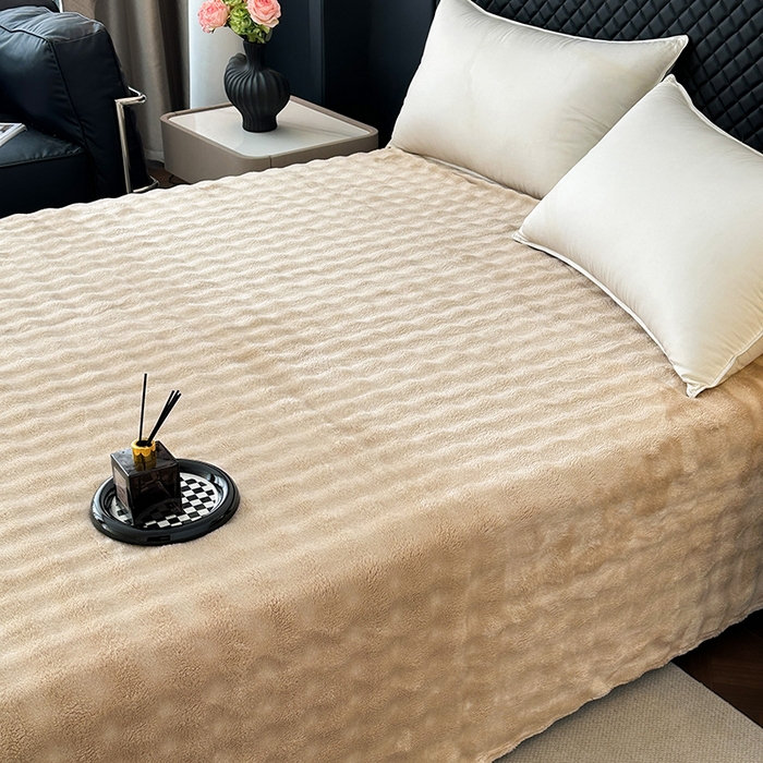 91家纺网 家纺一手货源 找家纺 欧妮家纺 2025新款亲肤舒适泡泡绒毛毯 香槟色