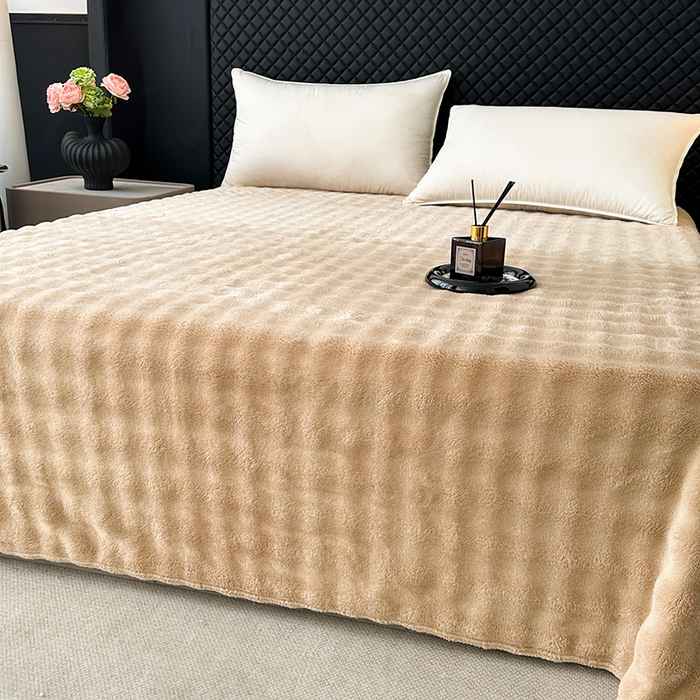 91家纺网 家纺一手货源 找家纺 欧妮家纺 2025新款亲肤舒适泡泡绒毛毯 香槟色