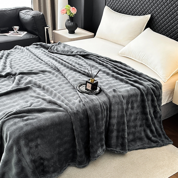 91家纺网 家纺一手货源 找家纺 欧妮家纺 2025新款亲肤舒适泡泡绒毛毯 高级灰