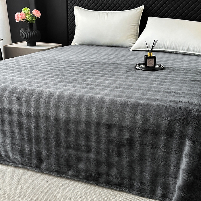 91家纺网 家纺一手货源 找家纺 欧妮家纺 2025新款亲肤舒适泡泡绒毛毯 高级灰