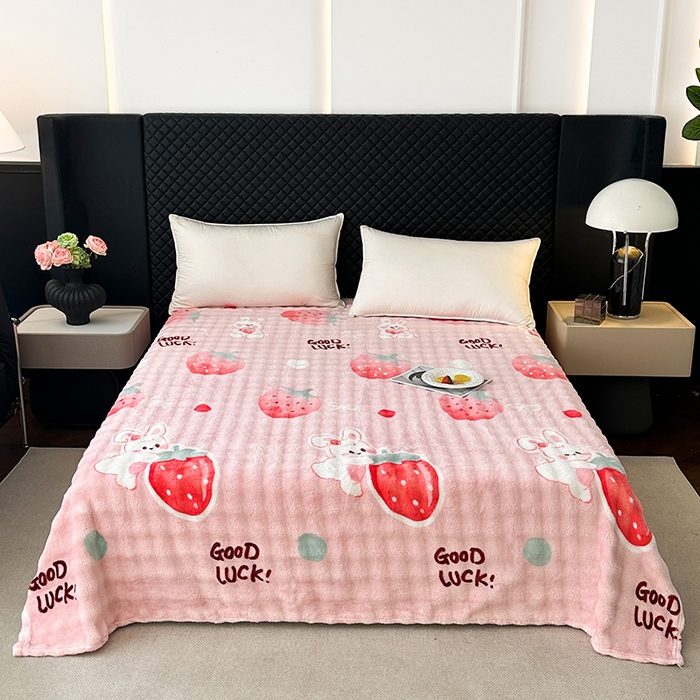 91家纺网 家纺一手货源 找家纺 欧妮家纺 2025新款亲肤舒适泡泡绒毛毯 草莓兔