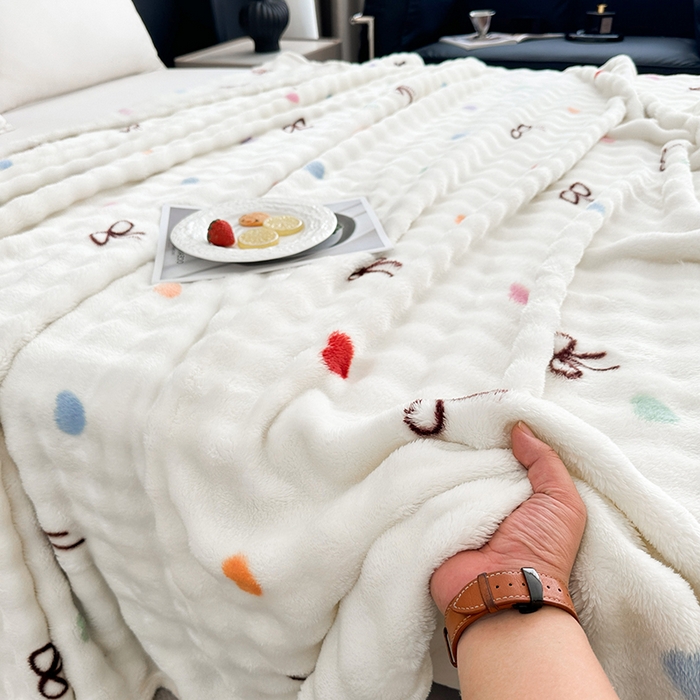 91家纺网 家纺一手货源 找家纺 欧妮家纺 2025新款亲肤舒适泡泡绒毛毯 温馨