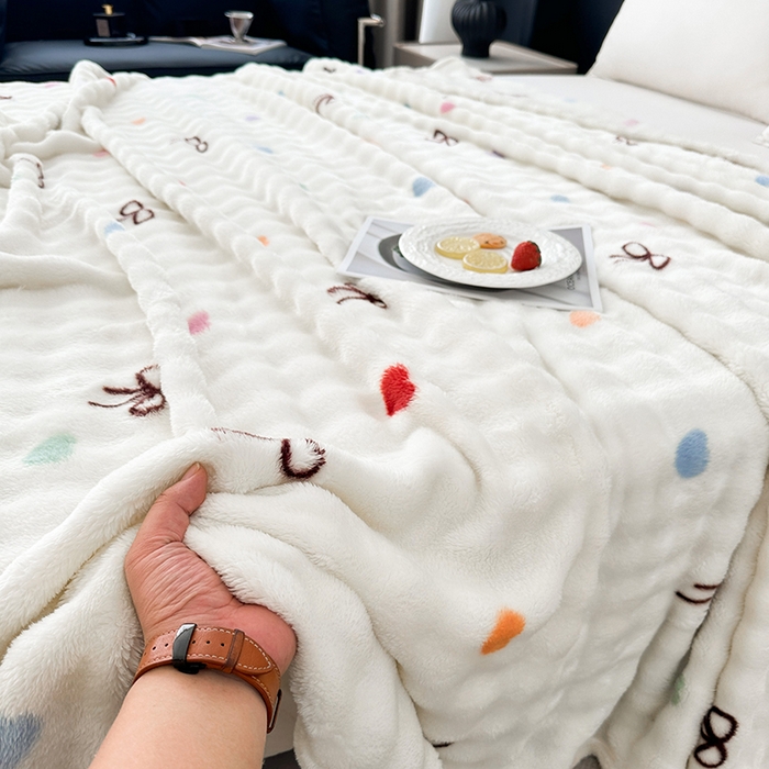 91家纺网 家纺一手货源 找家纺 欧妮家纺 2025新款亲肤舒适泡泡绒毛毯 温馨