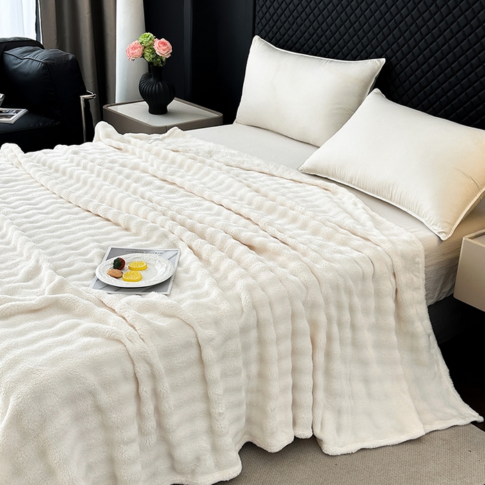 91家纺网 家纺一手货源 找家纺 欧妮家纺 2025新款亲肤舒适泡泡绒毛毯 奶白