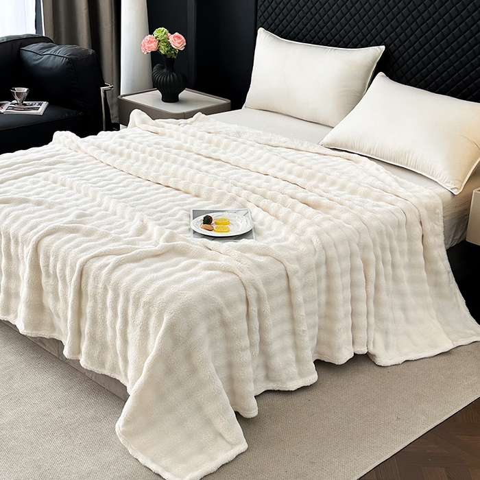 91家纺网 家纺一手货源 找家纺 欧妮家纺 2025新款亲肤舒适泡泡绒毛毯 奶白