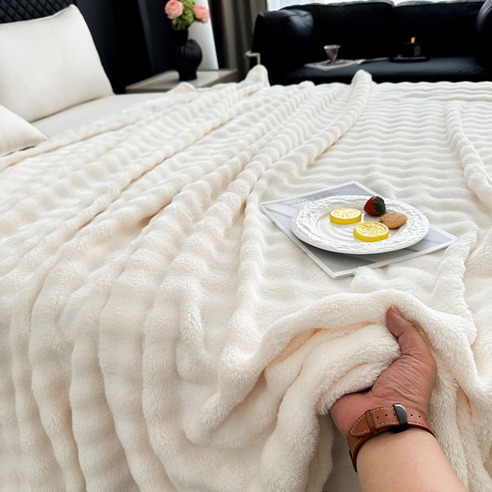 91家纺网 家纺一手货源 找家纺 欧妮家纺 2025新款亲肤舒适泡泡绒毛毯 奶白