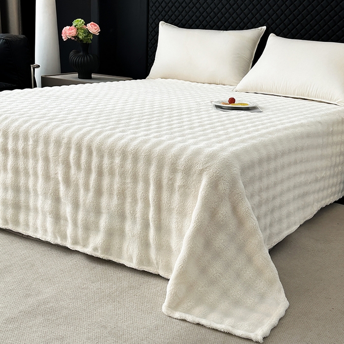 91家纺网 家纺一手货源 找家纺 欧妮家纺 2025新款亲肤舒适泡泡绒毛毯 奶白