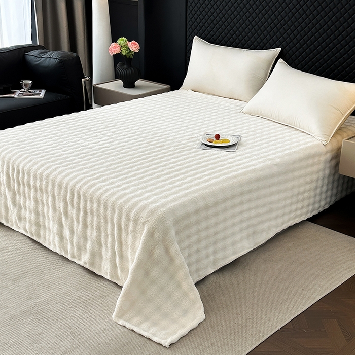 91家纺网 家纺一手货源 找家纺 欧妮家纺 2025新款亲肤舒适泡泡绒毛毯 奶白