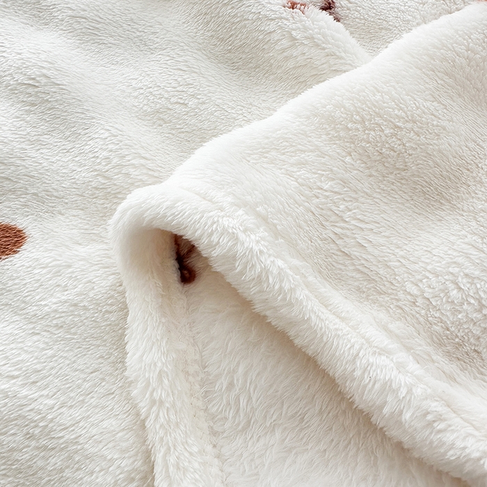 91家纺网 家纺一手货源 找家纺 欧妮家纺 2025新款亲肤舒适泡泡绒毛毯 樱桃熊